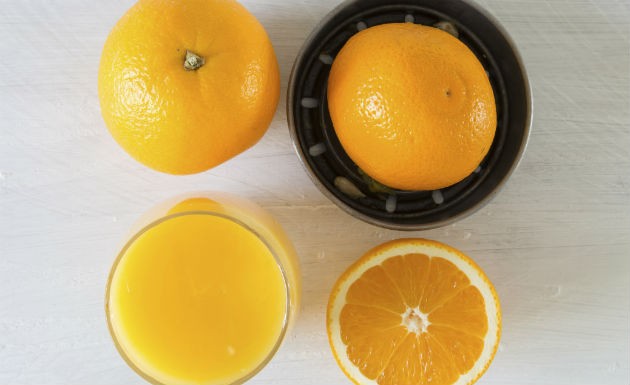 Tente esse truque com o suco de laranja para ter unhas mais firmes e resistentes (Foto: Reprodução)